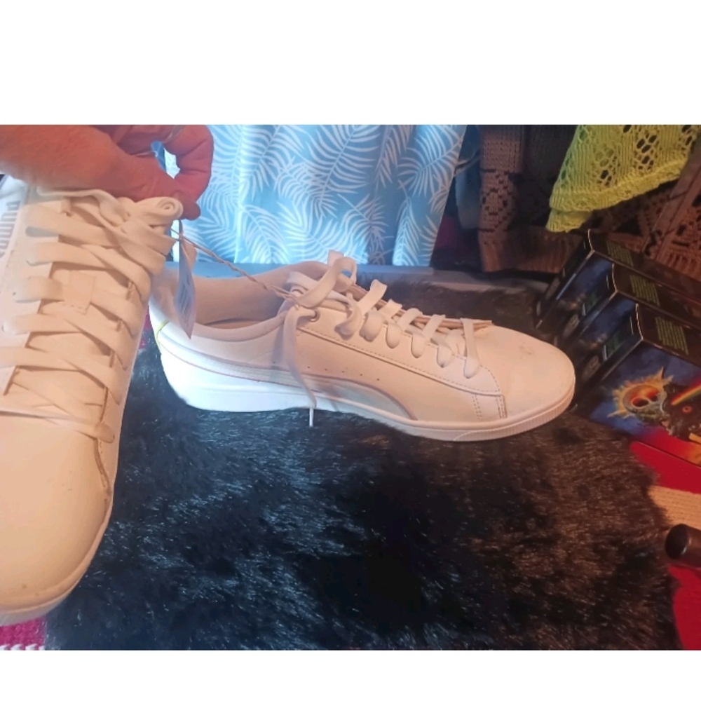 Puma Vikky  White Women's Sneakers Size 10 - Picture 6 of 8
